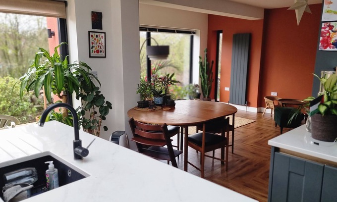 Fishponds Casa | Modern peaceful bungalow with tranquil garden next to Bristol/Bath cycle path