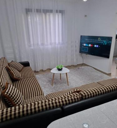 Tirana Apartamento | modern place-perfect Getaway