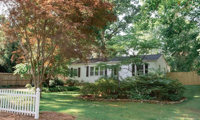 Greensboro Casa | Modern ranch house conveniently located in Greensboro NO PETS ALLOWED