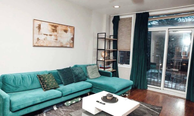 Grand Boulevard Apartamento | Modern & Spacious Stay in Historic Bronzeville