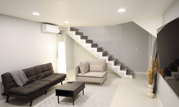 Old Town Apartamento | Moderno Studio Duplex - Old Torrance