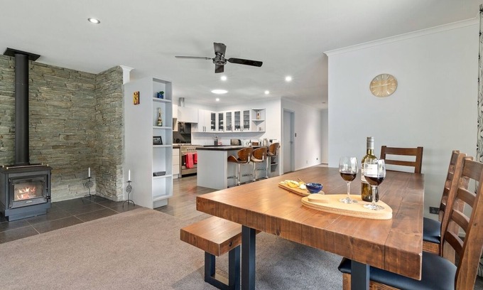 Clyde Casa | MODERN TOWN HOUSE , EXCELLENT LOCATION