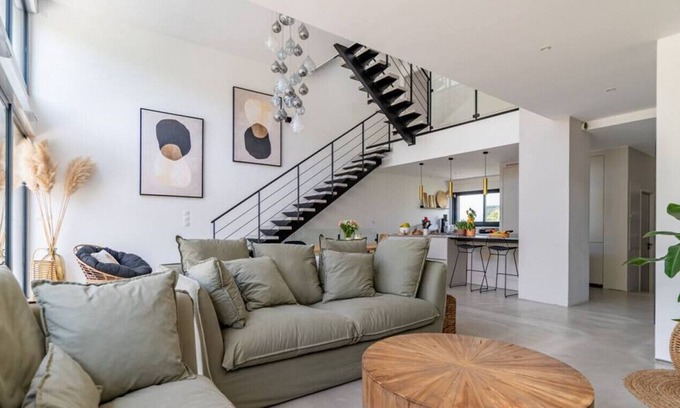 Aiguerelles Casa | Modern villa with swimming pool, cinema, gym and sauna