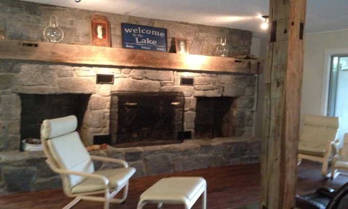 Salisbury Casa | Para toda la familia de vacaciones Lakehouse! Disfrute de nuestro litoral, y la atracción local!