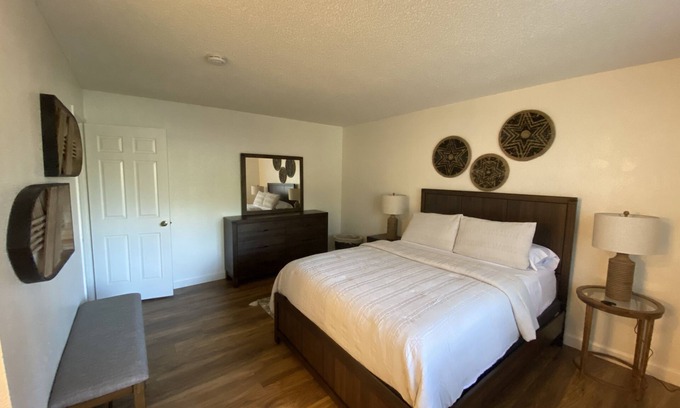 Modesto Condominio | Modesto 2 Bdrm/2 Ba unit in gated area nr shopping, eateries, in unit wash/dryer