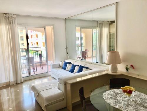 Fontvieille Apartamento | Monaco, elegant & quiet renovated apartment, in Fontvieille district, with terrace & pool, 15min walk to Port Hercule