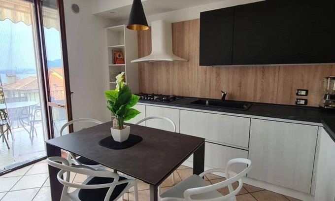 Predore Apartamento | Monalba Holiday Apartment on Lake Iseo with 3 bedrooms