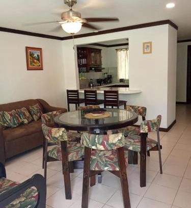 Damas Apartamento | Montello Quepos