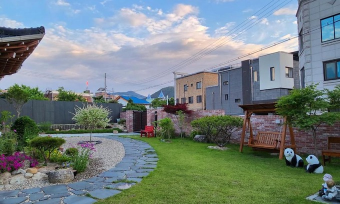 Chuncheon Casa | Moon Drawing Goeun