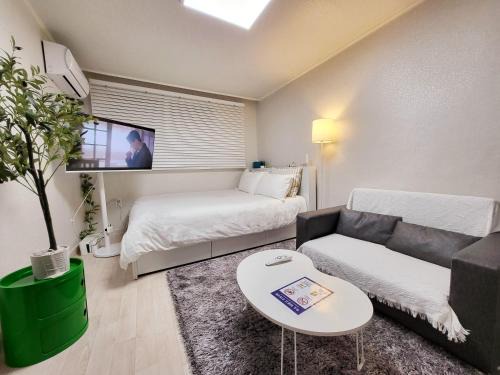 Haengun-dong Apartamento | Moon House In Seoul #Quiet #Airport transport nearby#1 min to line2 nakseongdae subway