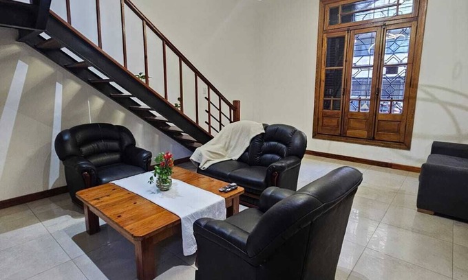 Centro Casa | Casa Moré con cochera doble Rosario centro