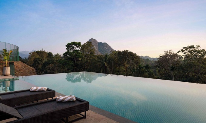 Krishnagiri Hotel | Morickap Lord's 83, Trademark Collection by Wyndham