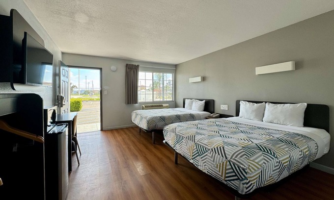 Delano Hotel | Motel 6 Delano, CA