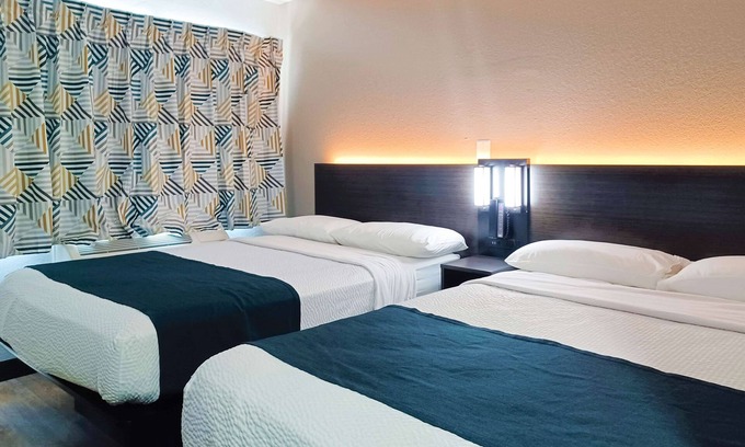 Raisin Hotel | Motel 6 Fresno, CA - Blackstone North