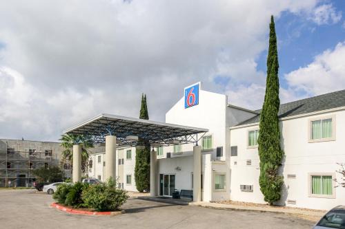 New Braunfels Hotel | Motel 6 New Braunfels