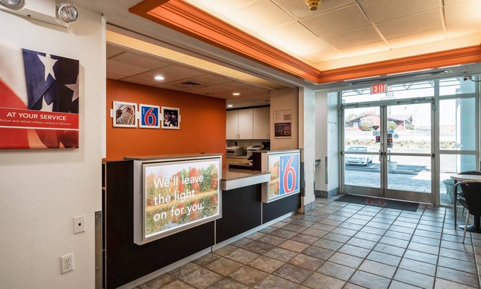 Newport Hotel | Motel 6 Newport, TN