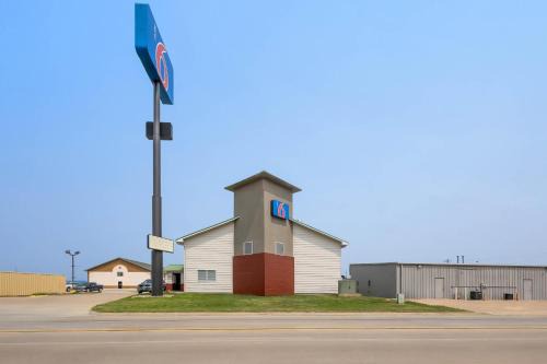 North Sioux City Hotel | Motel 6 North Sioux City, SD I 29 North