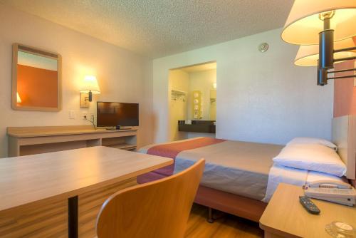 Rancho Mirage Hotel | Motel 6-Rancho Mirage, CA - Palm Springs