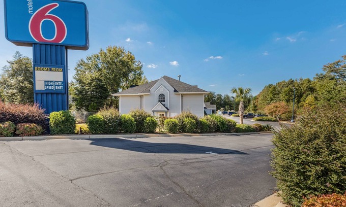 Simpsonville Hotel | Motel 6 Simpsonville, SC - Greenville