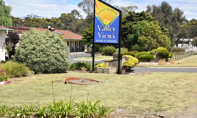 Mount Barker Hotel | Mount Barker Valley Views Motel & Chalets, Western Australia