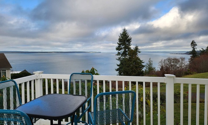 Freeland Casa | Vista a la montaña y al sonido, amigable para niños y perros