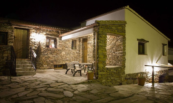 Laroya Casa | Chalet en Almería con Vistas a Montañas