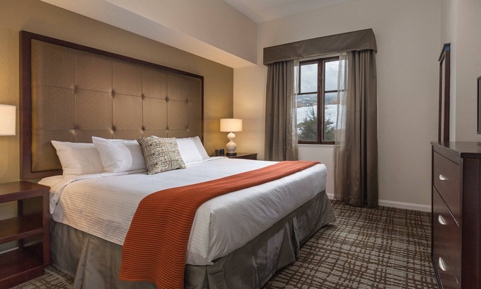 Park City Complejo | Mountain Side Resort con capacidades directas de entrada / salida de esquí con piscinas cubiertas y 2 jacuzzis al aire libre