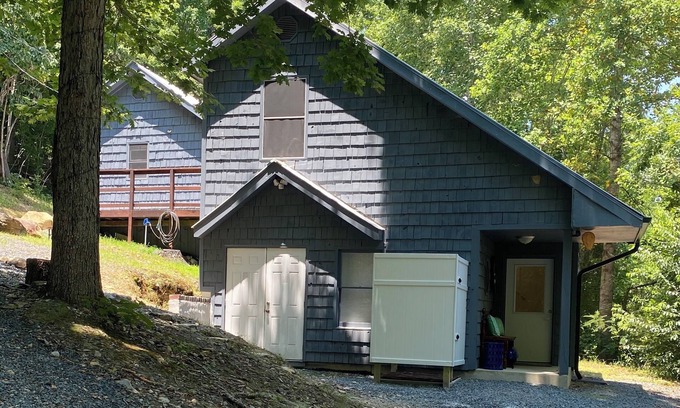 Troy Cabina | Mountain top cabin in the heart of the Uwharrie National Forest!