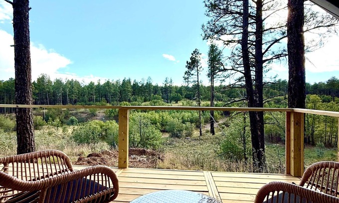 McIntosh Cabina | Mountain Views & Family Glamping Retreat