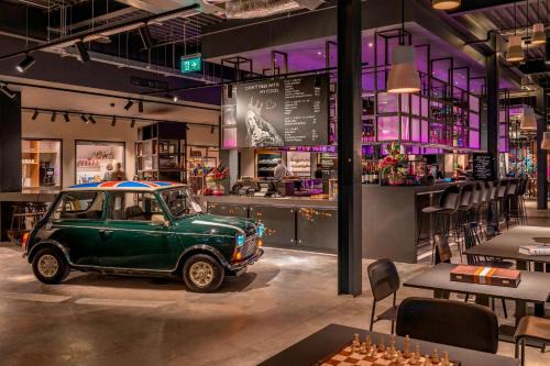 Cranford Hotel | Moxy London Heathrow Airport
