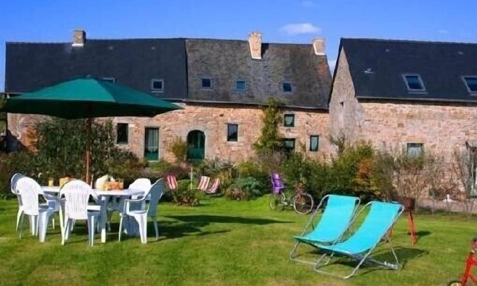 Saint-Germain-en-Cogles Cabaña | MT ST MICHEL, FOUGERES 4 pers. Tranquilidad, espacio para toda la familia.