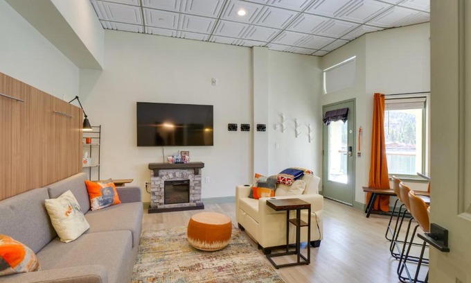 Lakeside Village Apartamento | Mtn and Lake Views Chic Keystone Studio