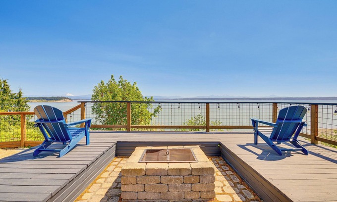 Camano Island Casa | Mtn-View Camano Island Retreat Overlooking Beach
