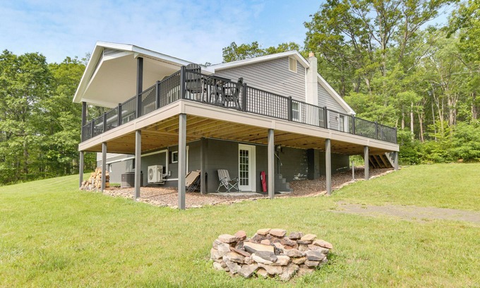 Fishertown Casa | Mtn-View Pleasantville Home on 100 Acres!