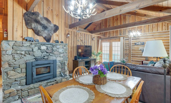 Unaka Cabina | Murphy Cabin w/ Views < 1 Mi to Hiwassee Lake!