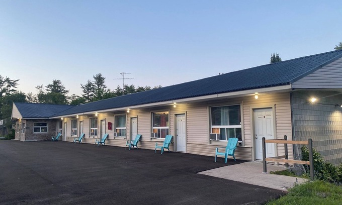 Gravenhurst Casa | Muskoka Nights Motel