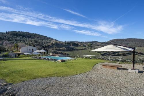 Panzano in Chianti Villa | My Exclusive Italy - Villa Chianti with infinity pool and vineyard view
