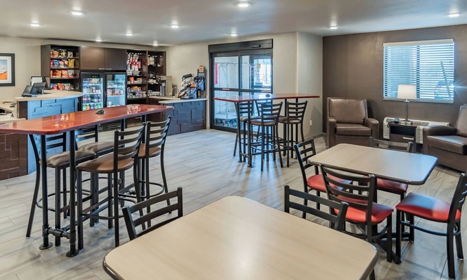 Sturtevant Hotel | My Place Hotel - Mount Pleasant