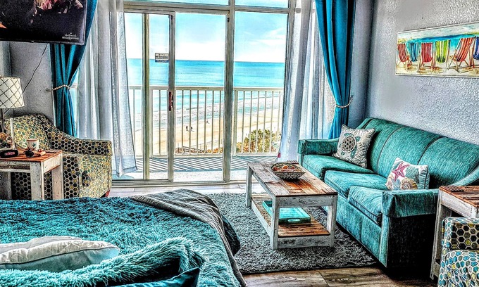 Arcadian Shores Condominio | Myrtle Beach-Sea Watch Resort-Beachfront Studio- Amazing Views & Amenities!