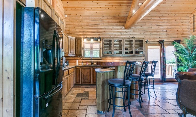 Wheatland Cabina | Naffcation Lodge OKC Cabin And Guest House Retreat On 5 Acres