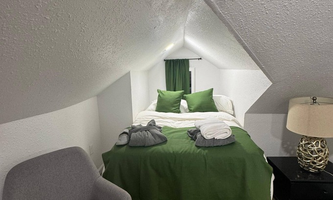 Downtown Los Angeles Casa | Naryn Guest house