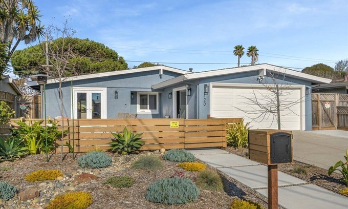 Westside Santa Cruz Casa | Natural Bridges/West Cliff Drive+EV Charging+Gorgeous Remodel
