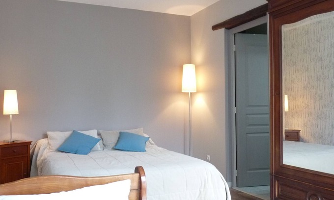 Chateau du Loir Cama Y Desayuno | bonito estudio en el corazón de la naturaleza