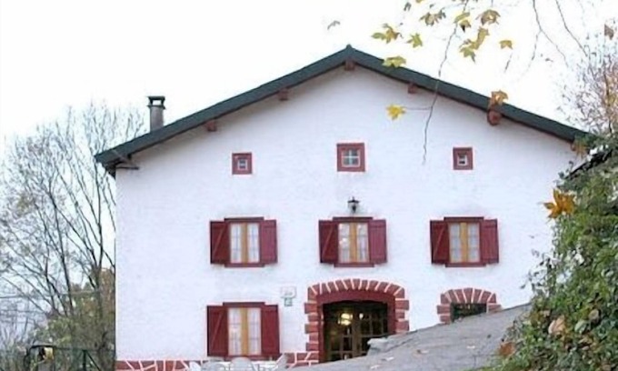 Valcarlos Cabaña | Caserío rural para 13 personas con wifi, chimenea y calefacción en Luzaide