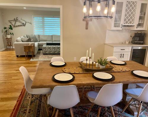 Etowah Casa | NC Mountain Fall Hiking Biking Waterfall Retreat Minutes to Brevard & Hendersonville