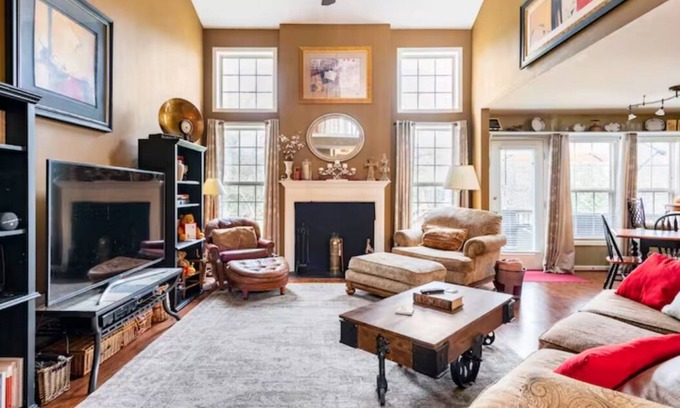 Buechel Casa | Near Highways and a 20 Min Drive to Louisville's Main Attractions