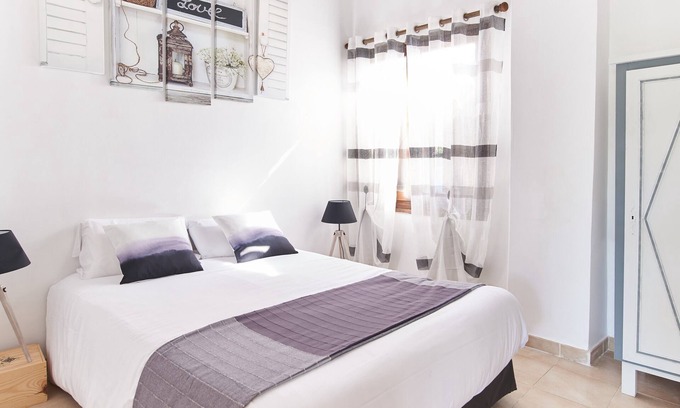 Montagnac Cabaña | Cerca de Pezenas - Cottage duerme 8 en un viñedo de la 17 ª