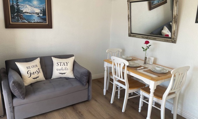 East Whittier Casa | Nena's Home Adventure! Guesthouse in Whittier. California