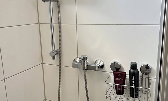 Caroline Apartamento | Neue Hochwertige Whg & Bad