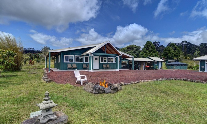 Hilo Casa | NEW 2 bedroom hosted Tranquil Island Getaway